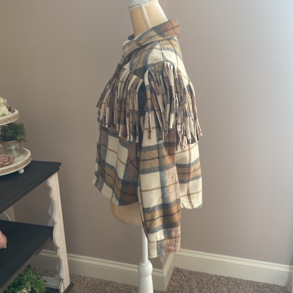 NWT Vigoss Fringed Flannel(size small) - Picture 4 of 6
